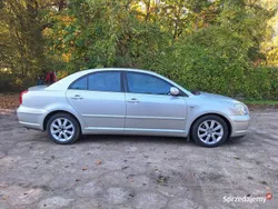 Beżowy Używany 2004 Toyota Avensis Sedan/Limuzyna | 6100 zł (Uczciwa cena)