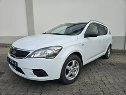 Biały Używany 2010 Kia Ceed 2 Kombi | 19 768 zł (Dość drogi)