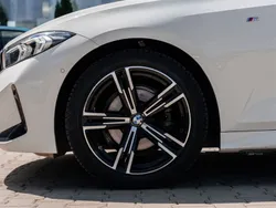 Biel alpejska Używany 2023 BMW 318 Shadowline Sedan/Limuzyna | 149 900 zł (Uczciwa cena)
