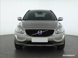 Srebrny Używany 2016 Volvo XC60 SUV | 75 999 zł (Uczciwa cena)