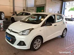 Żółty Używany 2015 Hyundai i10 Basis Hatchback | 11 760 zł