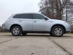 Srebrny Używany 2015 Mitsubishi Outlander P-HEV SUV | 48 000 zł