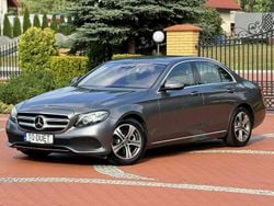 Szary Używany 2018 Mercedes E220 Sedan/Limuzyna | 117 465 zł (Super Cena)