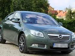Inny kolor Używany 2009 Opel Insignia Sedan/Limuzyna | 18 900 zł (Uczciwa cena)