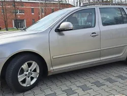 Beżowy Używany 2010 Skoda Octavia Kombi | 13 900 zł (Dobra cena)