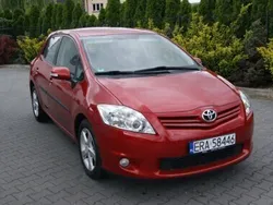 Bordowy Używany 2012 Toyota Auris Hatchback | 31 000 zł (Dobra cena)