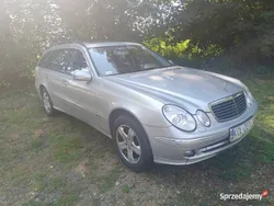 Srebrny Używany 2005 Mercedes E320 Avantgarde Sedan/Limuzyna | 15 500 zł
