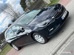 Czarny Używany 2019 Opel Astra Kombi | 33 000 zł (Uczciwa cena)