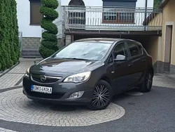 Szary Używany 2011 Opel Astra Hatchback | 20 900 zł (Dobra cena)