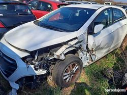 Biały Używany 2016 Hyundai i30 Hatchback | 18 900 zł