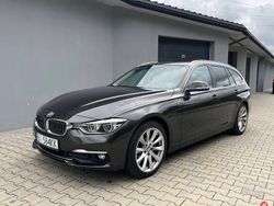 Brązowy Używany 2017 BMW 318 Luxury Line Kombi | 49 900 zł (Uczciwa cena)