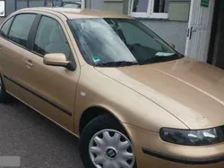 Złoty (metalik) Używany 2000 Seat Toledo Sedan/Limuzyna | 8900 zł (Dość drogi)