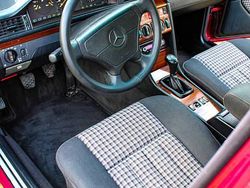 Używany 1994 Mercedes E250 | 18 999 zł