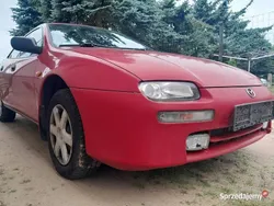 Czerwony Używany 1998 Mazda 323F Hatchback | 3800 zł