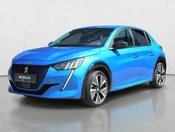 Niebieski Używany 2022 Peugeot e-208 GT Hatchback | 74 900 zł (Uczciwa cena)