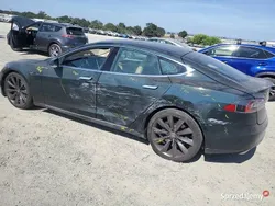 Zielony Używany 2013 Tesla Model S Sedan/Limuzyna | 36 700 zł