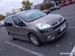 Żółtozłoty Używany 2010 Citroën Berlingo Minivan | 14 900 zł (Dobra cena)