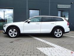 Używany 2022 Volvo V60 CC Kombi | 139 900 zł (Drogi)