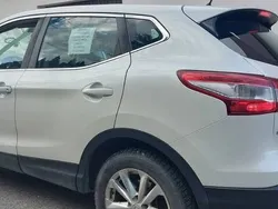Biały Używany 2017 Nissan Qashqai SUV | 44 000 zł (Super Cena)