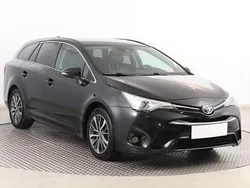 Czarny Używany 2016 Toyota Avensis Kombi | 51 999 zł (Dość drogi)