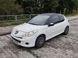 Biały (metalik) Używany 2011 Peugeot 206+ Hatchback | 4999 zł