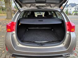 Beżowy Używany 2014 Toyota Auris Hybrid Kombi | 49 999 zł (Uczciwa cena)