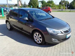 Szary Używany 2012 Opel Astra Hatchback | 23 900 zł (Uczciwa cena)