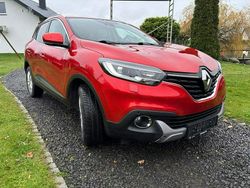 Czerwony Używany 2015 Renault Kadjar SUV | 38 900 zł (Uczciwa cena)