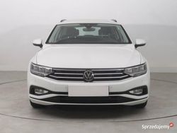 Biały Używany 2020 VW Passat Kombi | 58 499 zł (Dobra cena)