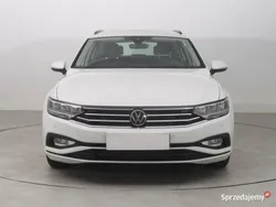 Biały Używany 2020 VW Passat Kombi | 59 999 zł (Dobra cena)