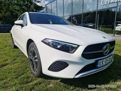 Biały Używany 2023 Mercedes A250 Hatchback | 117 300 zł