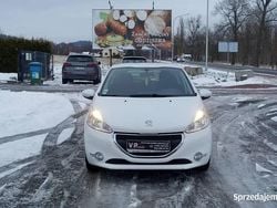 Biały Używany 2012 Peugeot 208 Hatchback | 17 800 zł (Uczciwa cena)