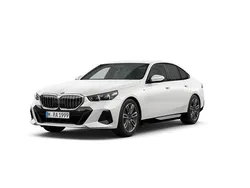 Biel mineralna metalizowany Używany 2024 BMW 520 Comfort Edition Sedan/Limuzyna | 249 900 zł