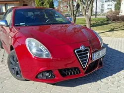 Bordowy Używany 2013 Alfa Romeo Giulietta Hatchback | 28 400 zł (Uczciwa cena)