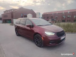 Bordowy Używany 2021 Chrysler Pacifica Touring SUV | 99 000 zł (Uczciwa cena)