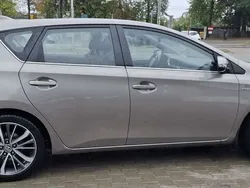 Brązowobeżowy Używany 2016 Toyota Auris Hatchback | 72 900 zł