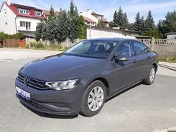 Szary Używany 2021 VW Passat Sedan/Limuzyna | 69 800 zł (Dobra cena)
