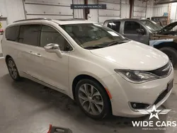 Biały (metalik) Używany 2020 Chrysler Pacifica Limited SUV | 58 000 zł