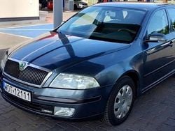 Szary Używany 2005 Skoda Octavia Hatchback | 9900 zł