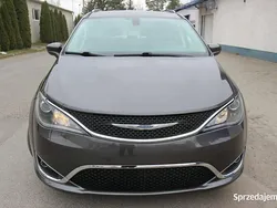 Szary Używany 2018 Chrysler Pacifica Limited SUV | 94 500 zł (Uczciwa cena)