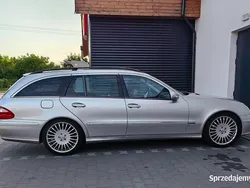 Srebrny Używany 2004 Mercedes E500 Avantgarde Kombi | 32 500 zł