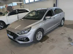 Srebrny (metalik) Używany 2022 Hyundai i30 Kombi | 51 900 zł (Dobra cena)