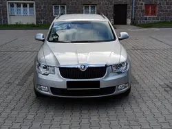 Srebrny Używany 2011 Skoda Superb Kombi | 19 999 zł (Drogi)
