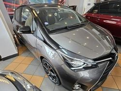 Szary (metalik, perła) Używany 2016 Toyota Yaris Hybrid Hatchback | 46 500 zł (Super Cena)