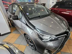 Szary (metalik, perła) Używany 2016 Toyota Yaris Hybrid Hatchback | 46 500 zł (Super Cena)