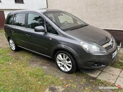 Szary Używany 2011 Opel Zafira Minivan | 21 500 zł (Uczciwa cena)