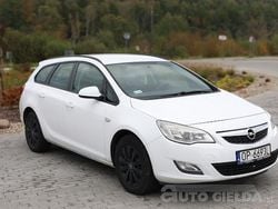 Bialy Używany 2011 Opel Astra Kombi | 14 000 zł (Uczciwa cena)
