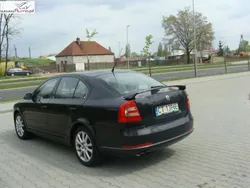 Srebrny metalik (metallic) Używany 2007 Skoda Octavia Hatchback | 28 900 zł