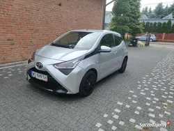 Srebrny Używany 2020 Toyota Aygo X-play Hatchback | 33 900 zł (Super Cena)