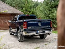 Niebieski (metalik) Używany 2021 RAM 1500 Pickup | 219 777 zł (Dobra cena)